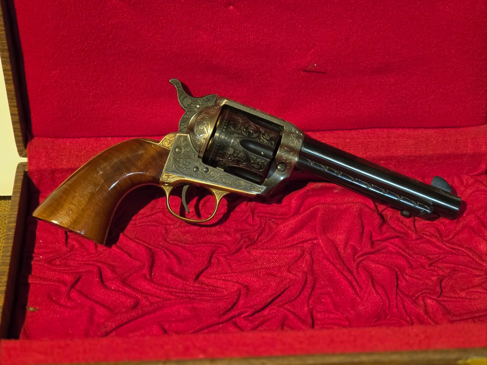 REVOLVER - MARCA ARMI JAGER - MODELLO FRONTIER - CALIBRO 45 COLT 3937