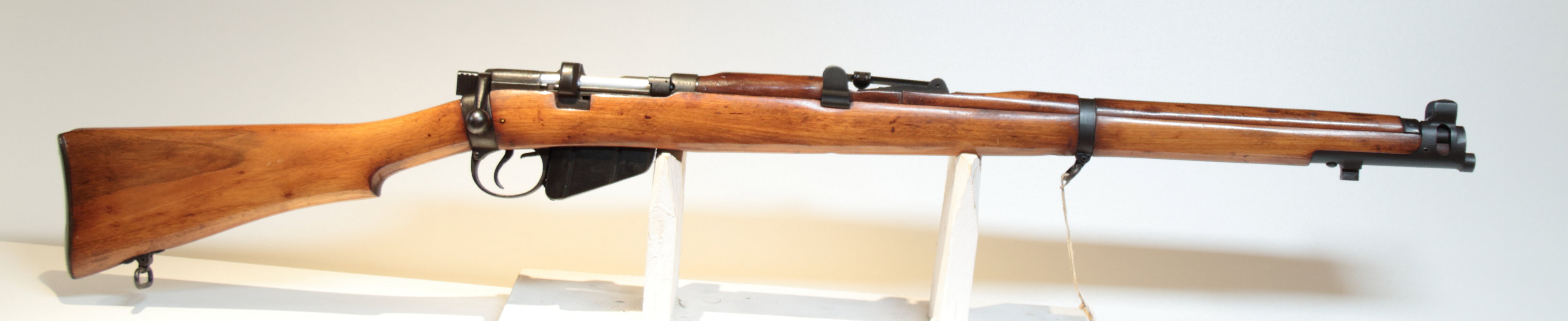 CARABINA AD OTTURATORE SPORTIVA - MARCA BSA - BIRMINGHAM SMALL ARMS COMPANY - MODELLO N2 MK IV - CALIBRO 22 LR 855